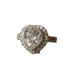 Sparkly Women’s Silver Tone Heart Ring Size 7.75